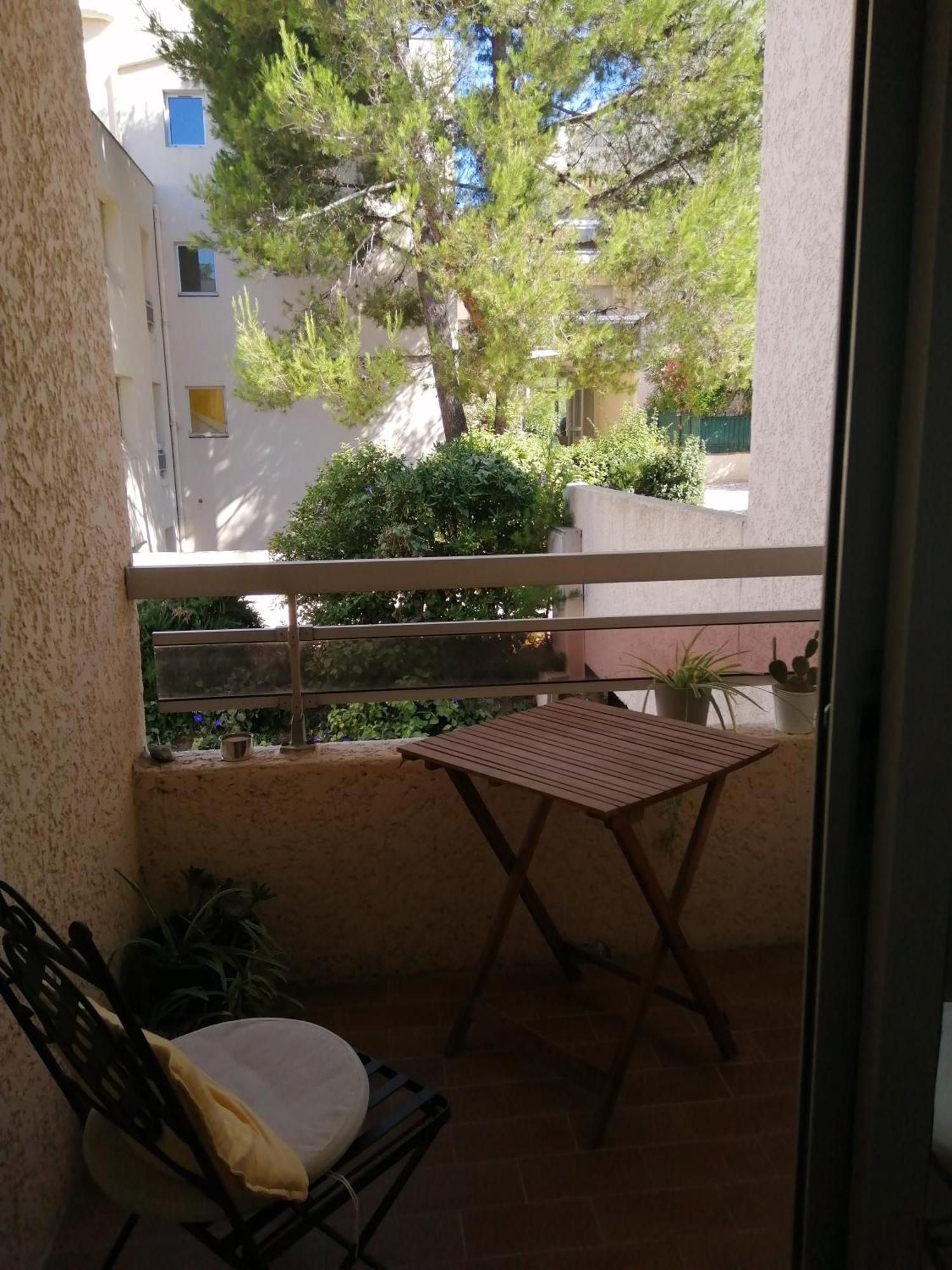Studio Climatise Dans Avec Piscine Et Tennis Apartment Hyères