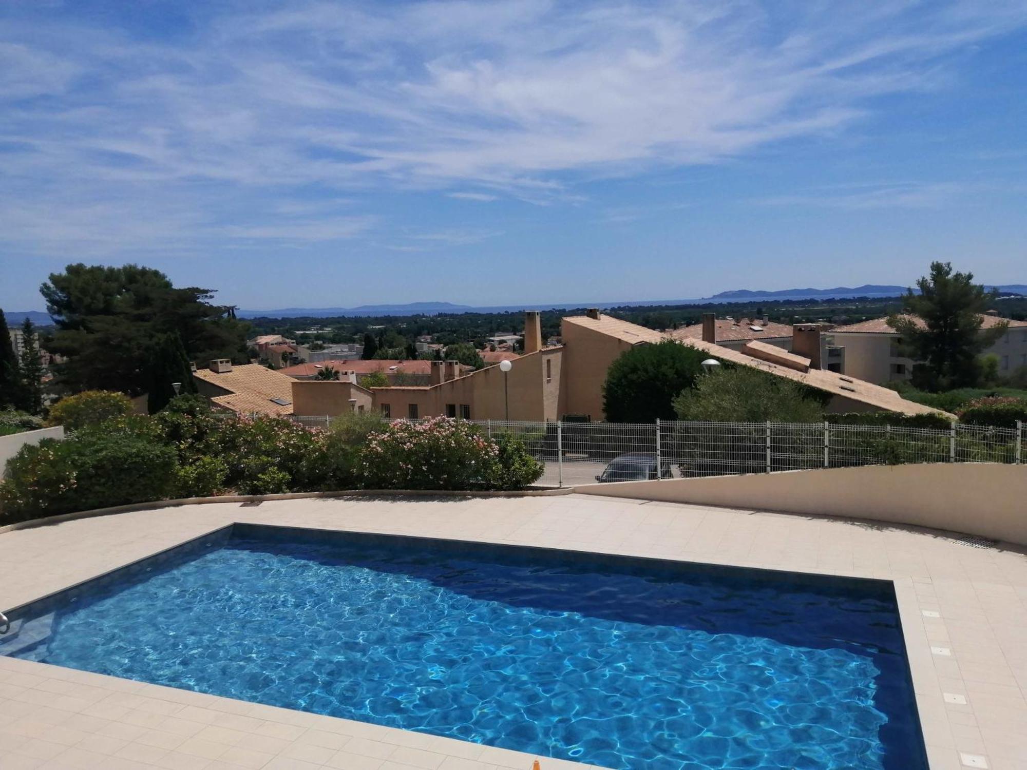 Apartment Studio Climatise Dans Avec Piscine Et Tennis Hyères